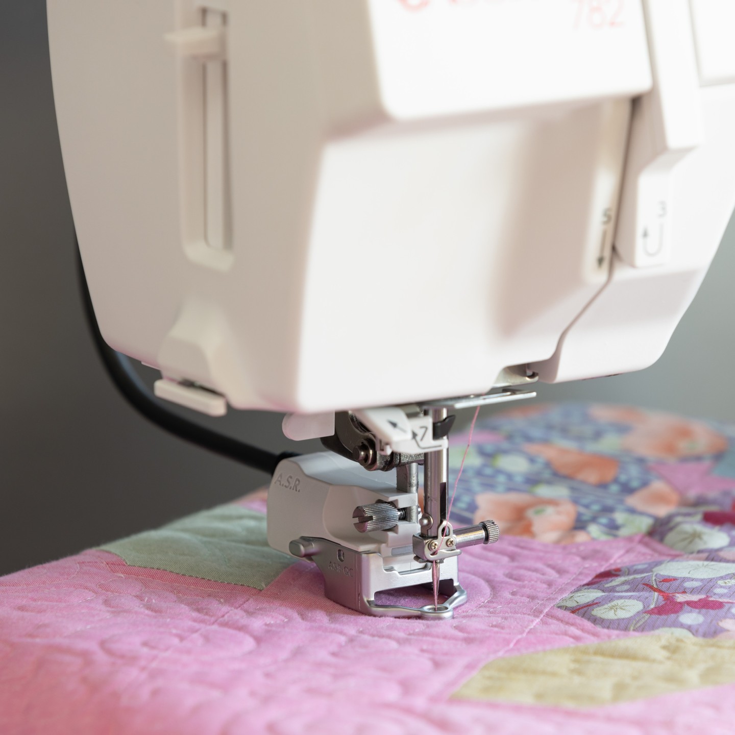 Machine &agrave; coudre Elna eXcellence 782
