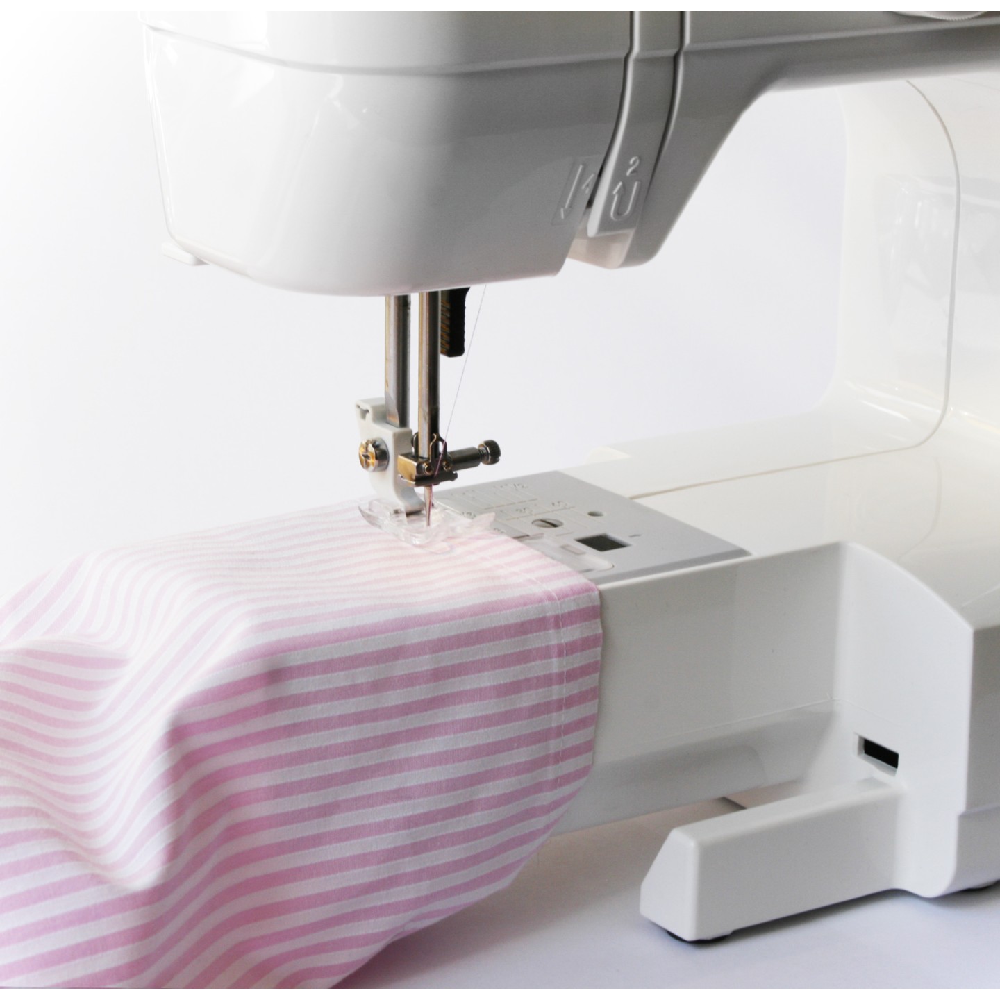 Machine à coudre Elna eXplore 150