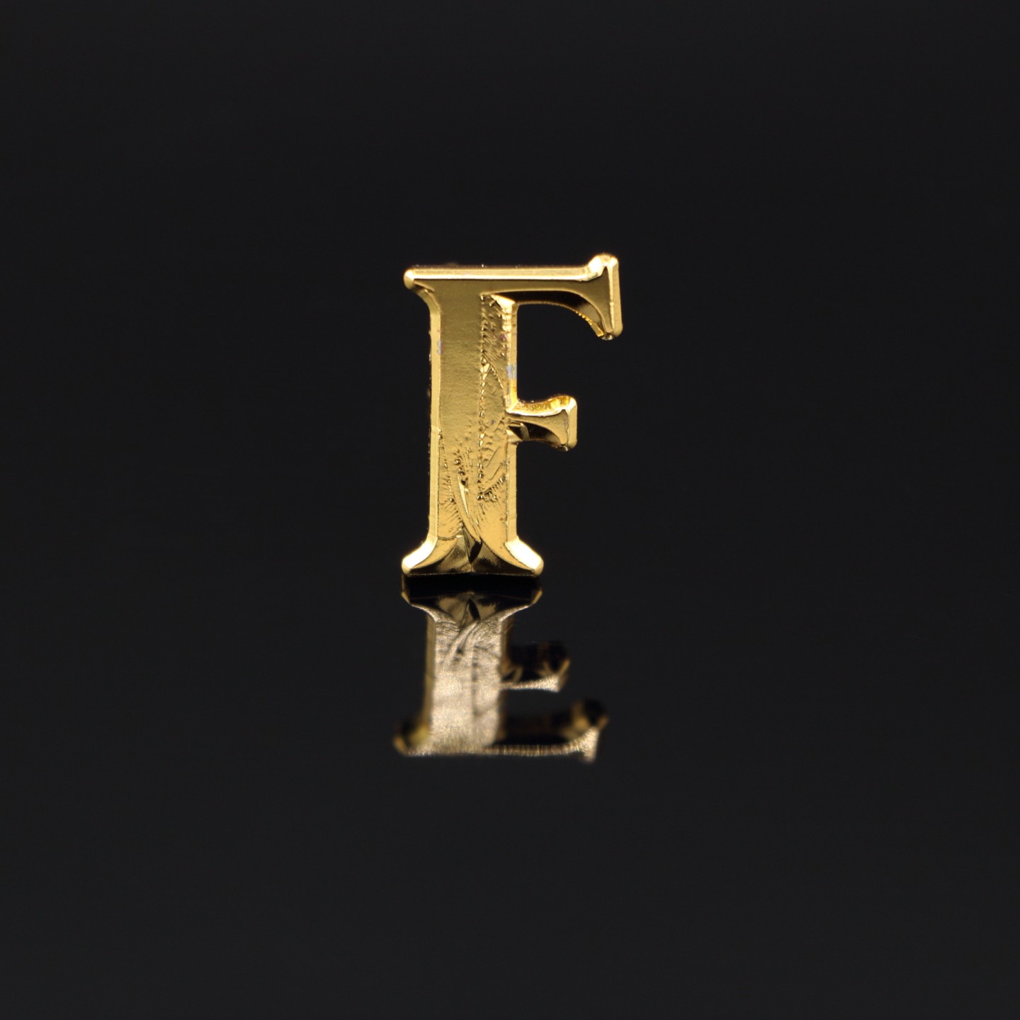 Grande lettre F (18mm)