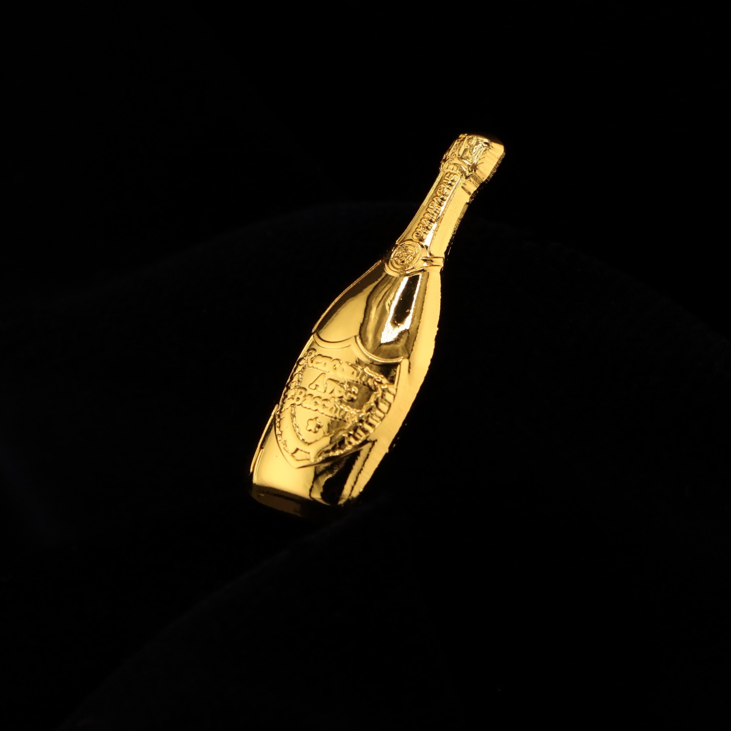Bouteille de Champagne : Symbole de f&ecirc;te et de responsabilit&eacute;